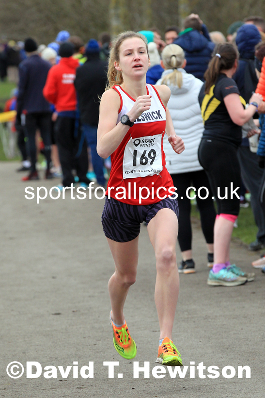 Senior women and veteran women and men over-50s NECAA Road Relay Champs., Hetton Lyons Park, Hetton le Hole, County Durham. Photo: David T. Hewitson/Sports for All Pics
